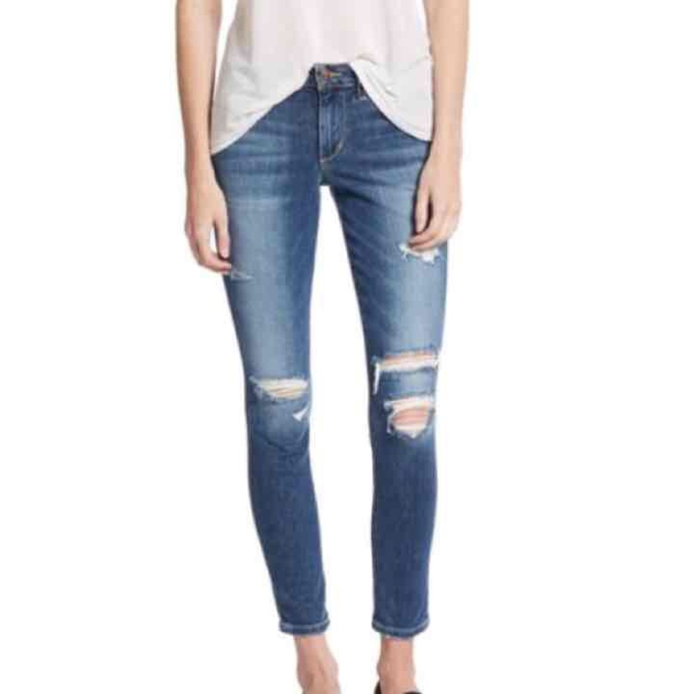 Joe’s distressed keagan Jeans size 26 gently used